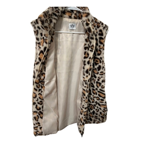 Animal Print Fleece Vest w/pockets - Picture 3 of 6